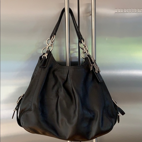 Coach Handbags - Coach leather bag excellent condition